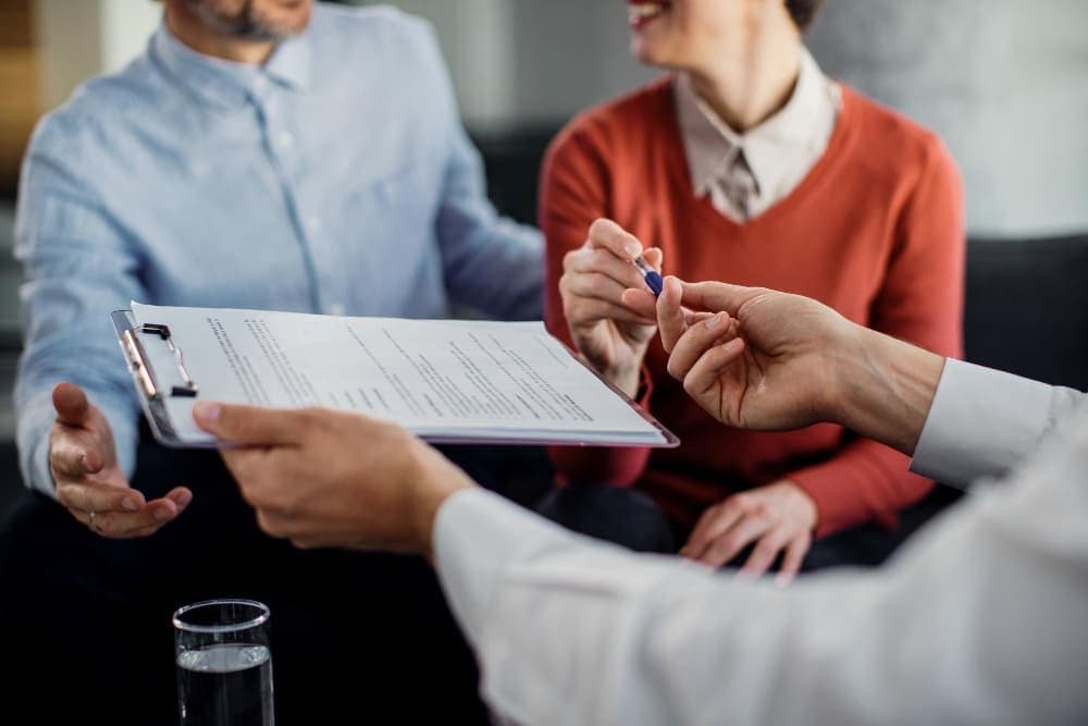 Assurance dommages-ouvrage : qui doit la souscrire et que couvre-t-elle ?
