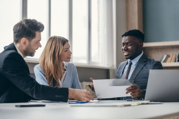 Quel comparateur d’assurance RC pro donne les tarifs les plus bas en 2025 ?